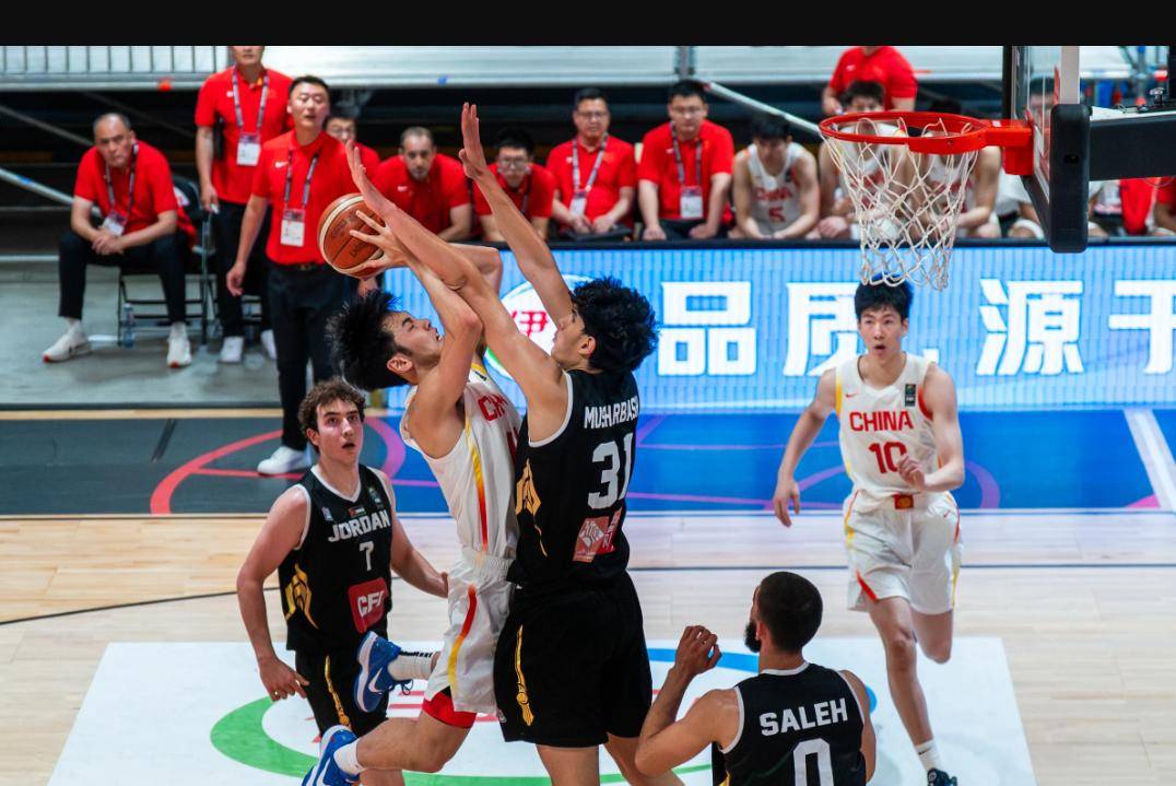 CBA常规赛今晨再迎强敌；尼斯完成体检；主帅态度——引发热议；年轻球员得到机会的简单介绍-英雄联盟竞猜