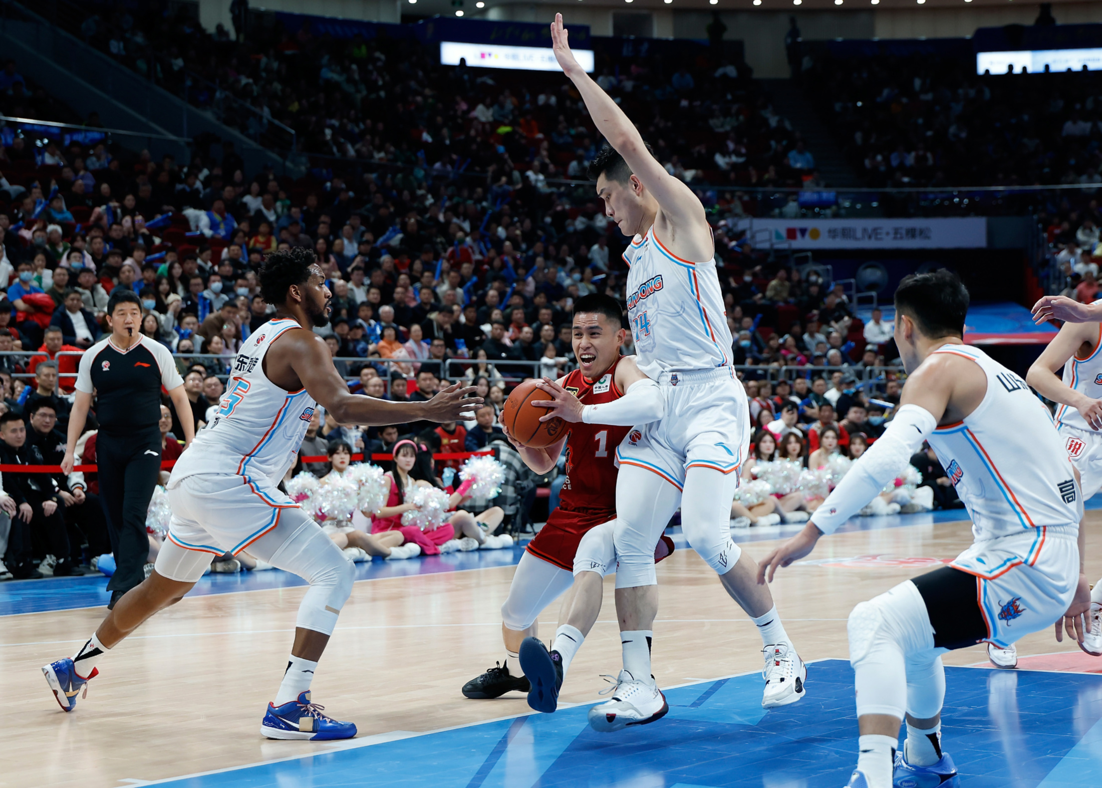 里昂迎欧篮联关键赛，赛后临场应变，管理层满意，赛程密集仍需轮换的简单介绍-开云体育